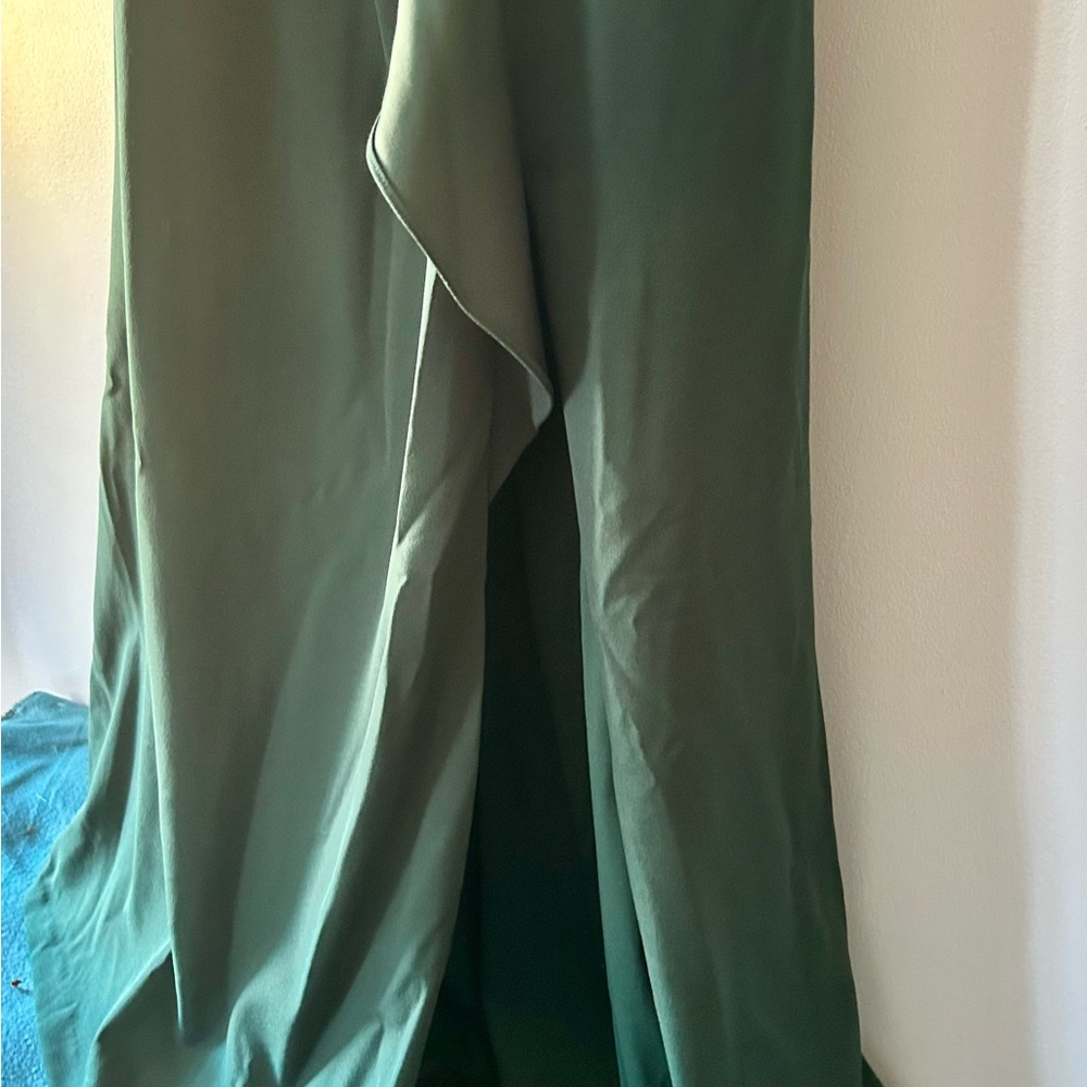Adrianna Papell Long off shoulder crepe gown - Picture 2 of 7